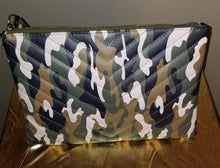 Load image into Gallery viewer, Camouflage Clutch
